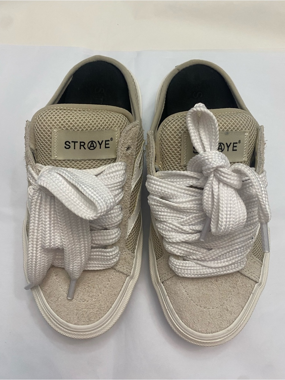 STRAYE cream mesh slip-on mules Women's Taupe and White Low-Top Sneakers